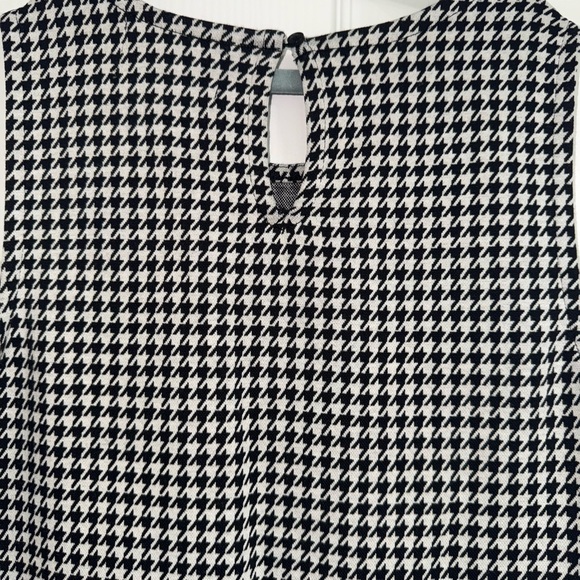 Old Navy Girls Sleeveless Jacquard-Knit Pocket Dress - Picture 8 of 8